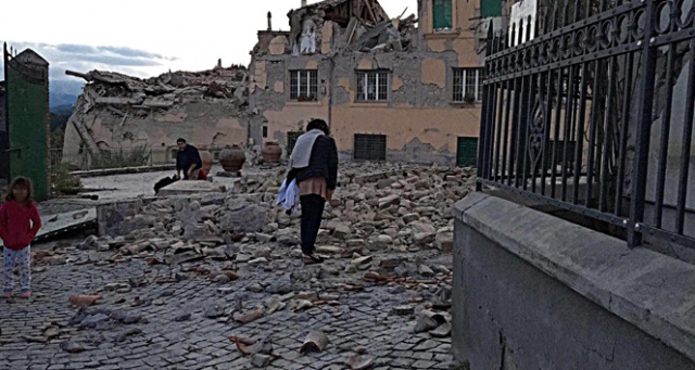 İtalya 6,2 depremle sarsıldı