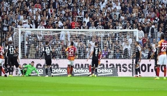 Beşiktaş, Galatasaray maçından kareler...