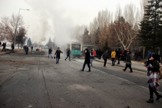 Kayseri Erciyes Üniversitesi önünde patlama