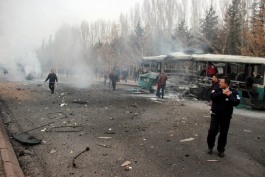 Kayseri Erciyes Üniversitesi önünde patlama