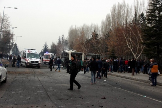 Kayseri Erciyes Üniversitesi önünde patlama