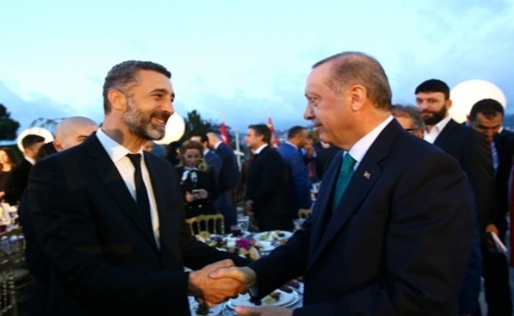 Cumhurbaşkanı Erdoğan'ın iftar yemeğine ünlü akını