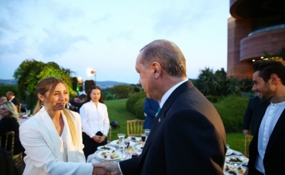 Cumhurbaşkanı Erdoğan'ın iftar yemeğine ünlü akını