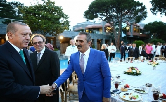 Cumhurbaşkanı Erdoğan'ın iftar yemeğine ünlü akını