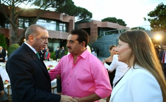 Cumhurbaşkanı Erdoğan'ın iftar yemeğine ünlü akını