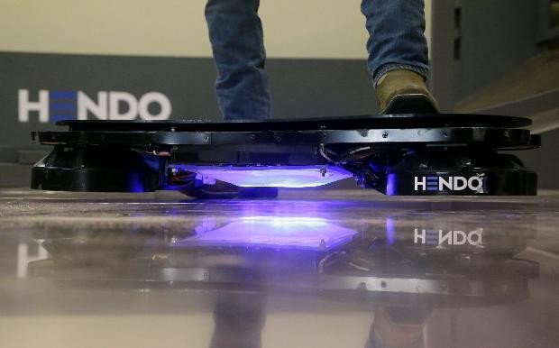 Dünyanın ilk uçan kaykayı Hoverboard