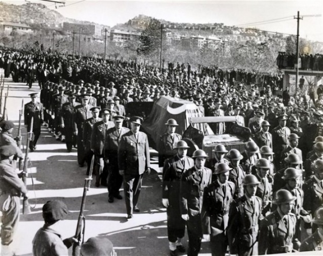 Atatürk'ün cenazesinden hiç görünmeyen fotoğraflar