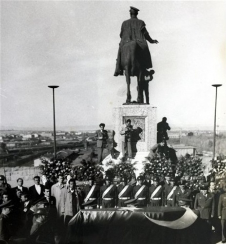 Atatürk'ün cenazesinden hiç görünmeyen fotoğraflar