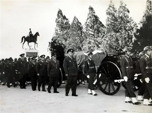 Atatürk'ün cenazesinden hiç görünmeyen fotoğraflar