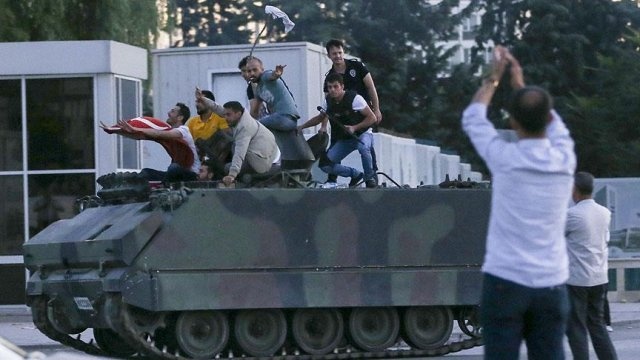 Darbe Girişiminden Karaler