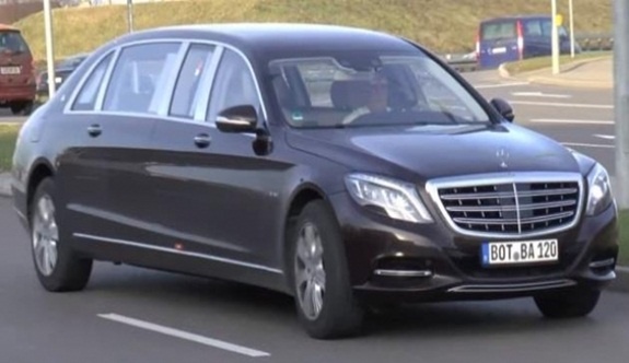 Yeni Mercedes Maybach'ten ilk görüntü