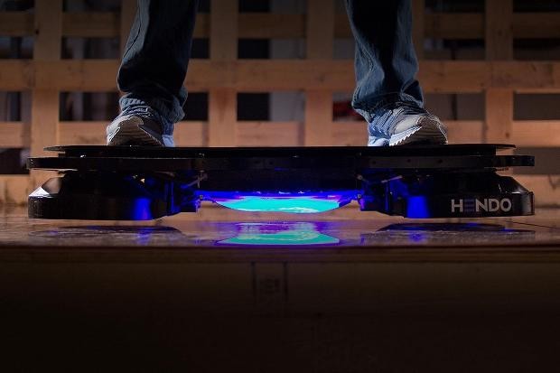 Dünyanın ilk uçan kaykayı Hoverboard