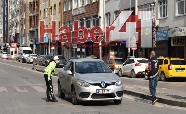 Gebze'de vatandaş yasaklara uyuyor!