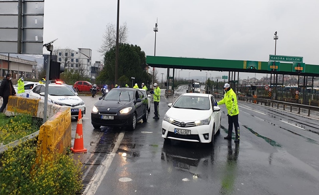 Kocaeli'de 48 saatte 539 kişiye ceza kesildi Kocaeli'de 48 saatte 539 kişiye ceza kesildi