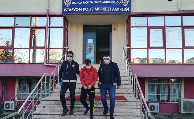 Kocaeli'de istiklal marşı okunurken havaya açılan ateşle 1 kişi yaralandı Kocaeli'de istiklal marşı okunurken havaya açılan ateşle 1 kişi yaralandı