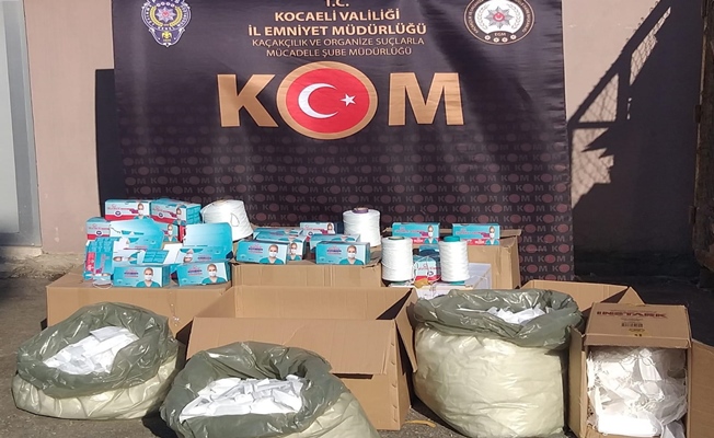 Kocaeli'de kaçak maske üretimi yapılan eve baskın! Kocaeli'de kaçak maske üretimi yapılan eve baskın!