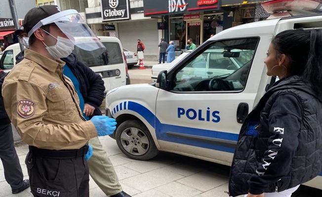 Kocaeli'de kurallara uymayan 109 kişiye ceza kesildi Kocaeli'de kurallara uymayan 109 kişiye ceza kesildi