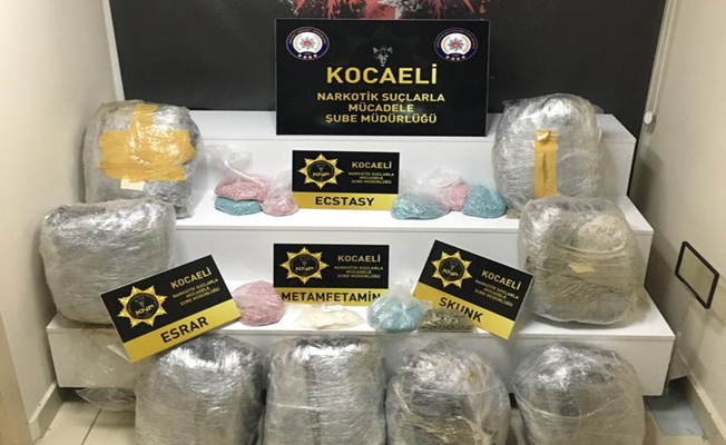 Kocaeli'de durdurulan araçta uyuşturucu ele geçirildi