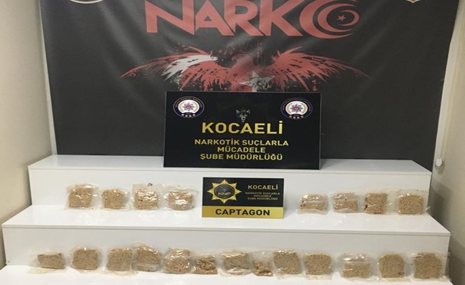 Kocaeli’de durdurulan bir otomobilde 20 bin uyuşturucu hap çıktı Kocaeli’de durdurulan bir otomobilde 20 bin uyuşturucu hap çıktı