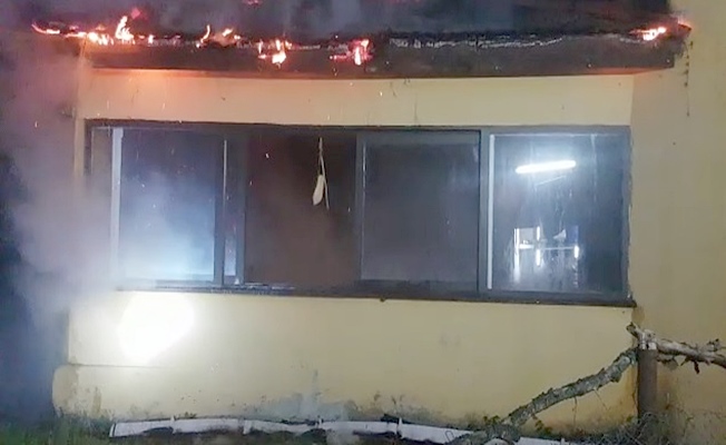 Ünlü oyuncunun Gebze'de bulunan çiftlik evinde yangın çıktı Ünlü oyuncunun Gebze'de bulunan çiftlik evinde yangın çıktı
