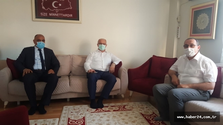 Kocaeli İl Sağlık Müdürü Ergüney’den Şehit Babası Arlı’ya Ziyaret