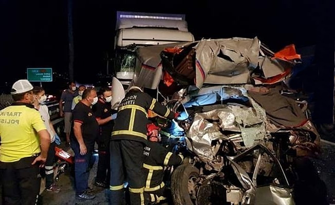 Kocaeli TEM otoyolunda zincirleme kaza:1 ölü 2 yaralı