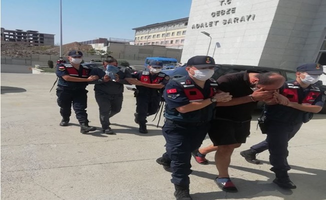 Baz istasyonundan akü çalan hırsızlar yakalandı! Baz istasyonundan akü çalan hırsızlar yakalandı!