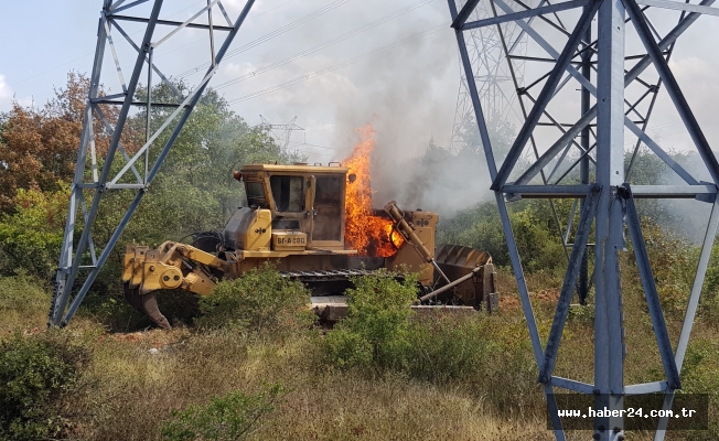 Kocaeli'de yanan iş makinesi ağaçlık alanı tutuşturdu