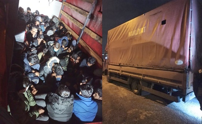 Kamyonetin kasasından 61 kaçak göçmen çıktı!