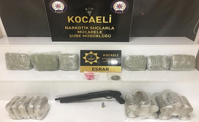 Kocaeli'de uyuşturucu sevkiyatına Polis engeli! Kocaeli'de uyuşturucu sevkiyatına Polis engeli!