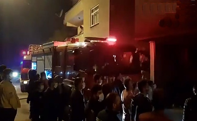 5 katlı binada çıkan yangın mahalleliyi sokağa döktü ! 5 katlı binada çıkan yangın mahalleliyi sokağa döktü !