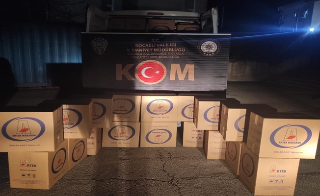 D-100'de durdurulan araçtan 130 koli kaçak makaron yakalandı! D-100'de durdurulan araçtan 130 koli kaçak makaron yakalandı!
