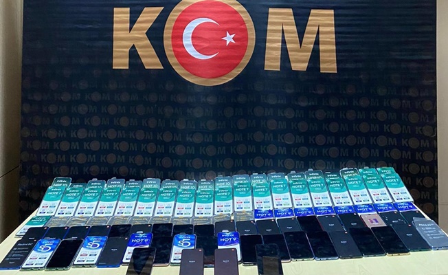 102 ADET TELEFON YAKALANDI