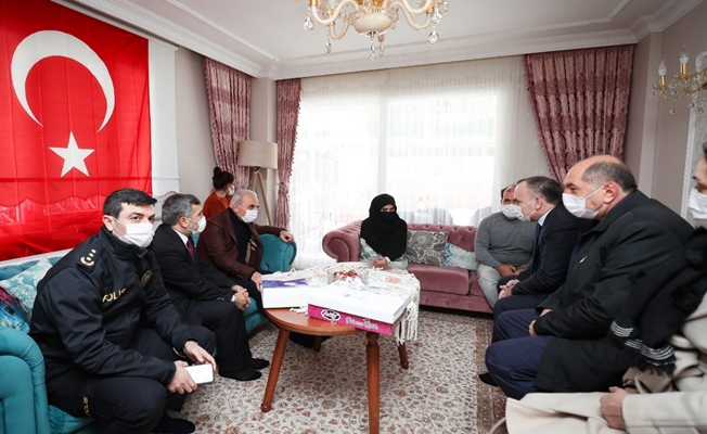 Başkan Yıldırım'dan Gara şehidinin ailesine ziyaret Başkan Yıldırım'dan Gara şehidinin ailesine ziyaret