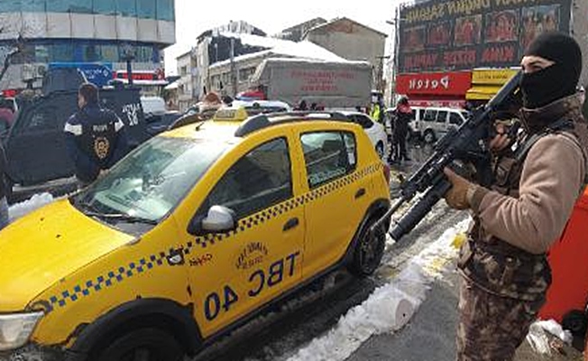 İstanbul'da bir ilçenin tüm girişlerine uygulama noktası kuruldu