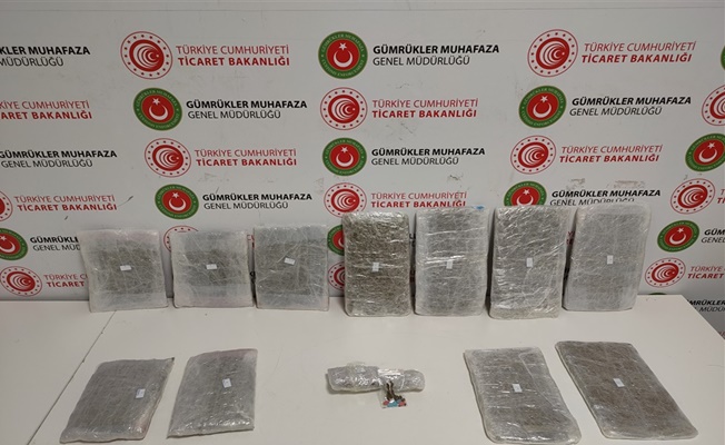 Gümrük Muhafaza Ekipleri Uyuşturucu Taşıyan Kuryeleri Yakalandı