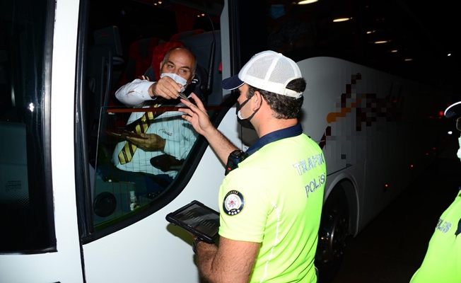 Kocaeli'de şehirler arası yolcu otobüsleri denetleniyor Kocaeli'de şehirler arası yolcu otobüsleri denetleniyor