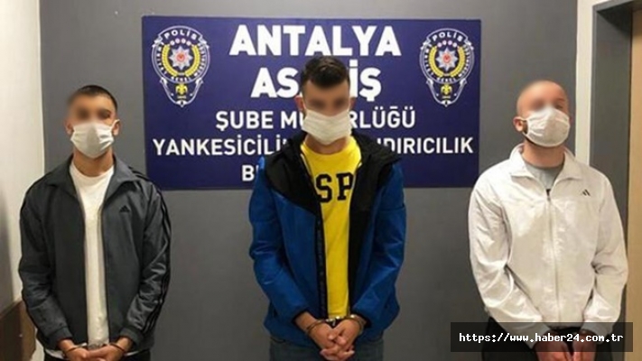 Antalya'da kiraladıkları aracı sahte belgeyle satıp, yedek anahtarla çalmışlar