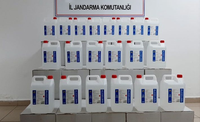 Kocaeli'de 700 litre sahte etil alkol ele geçirildi Kocaeli'de 700 litre sahte etil alkol ele geçirildi