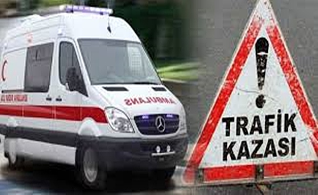 Kocaeli'de Otomobil kayganlaşan yolda  tıra çarptı: 1 ölü