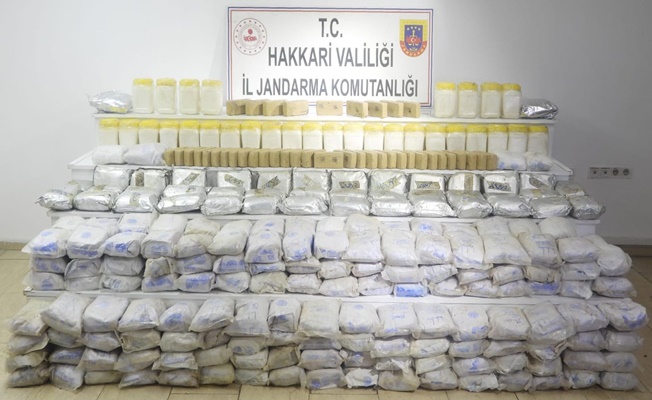 Hakkari'de Jandarma'dan uyuşturucu operasyonu