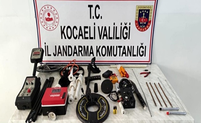 Kaçak kazı yapan 5 kişi suçüstü yakalandı Kaçak kazı yapan 5 kişi suçüstü yakalandı
