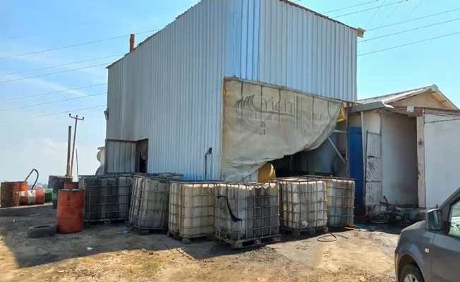 Kaçakçılık operasyonunda 5 bin litre akaryakıt ve 244 bin makaron ele geçirildi Kaçakçılık operasyonunda 5 bin litre akaryakıt ve 244 bin makaron ele geçirildi
