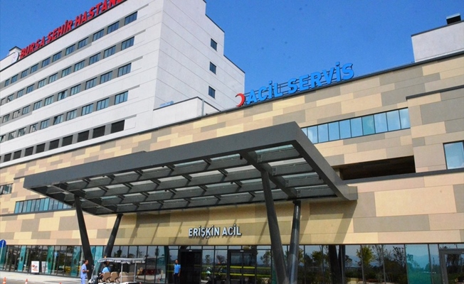 TBMM Başkanı Şentop'un koruma ekibi kaza yaptı TBMM Başkanı Şentop'un koruma ekibi kaza yaptı