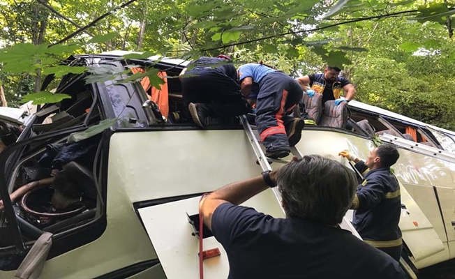 Bursa'da tur otobüsü devrildi; 5 ölü , 36 yaralı!
