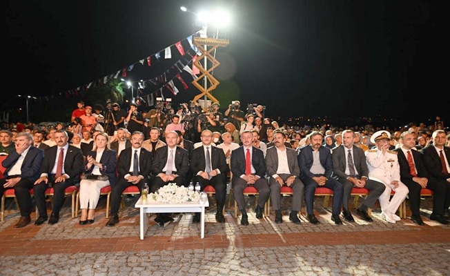 İçişleri Bakanı Soylu, Kocaeli'de deprem şehitlerini anma etkinliğine katıldı