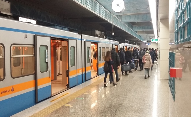 Sağanak yağış nedeniyle metro seferleri iptal edildi