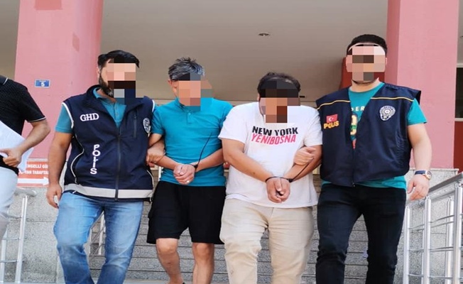 TEM'de durdurulan araçtan 9 kaçak göçmen çıktı! TEM'de durdurulan araçtan 9 kaçak göçmen çıktı!