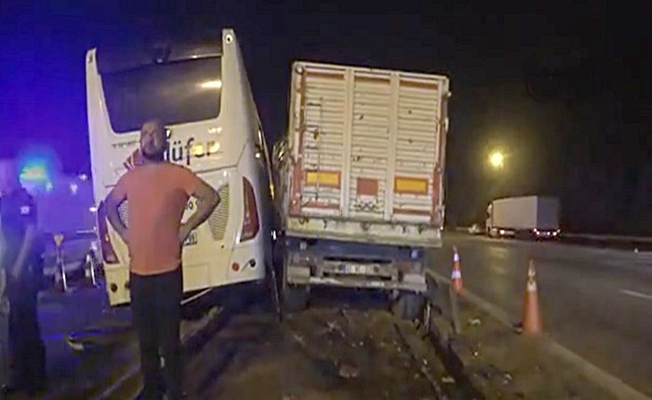 TEM'de zincirleme kaza; 8 yaralı