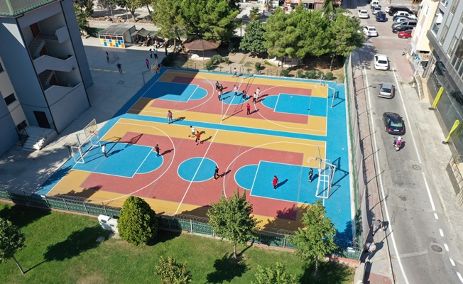 Büyükşehir’den 106 okula daha basketbol ve voleybol sahası   